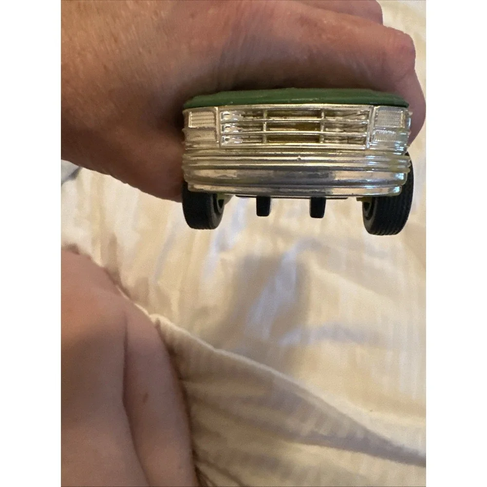 1990's Metal (Working Tailgate) Ertl John Deere Dealership Truck Vintage Green